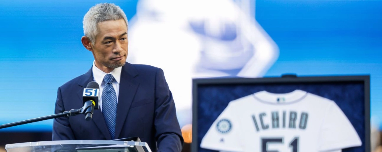Lễ treo áo đấu tri ân huyền thoại Ichiro Suzuki tại sân nhà